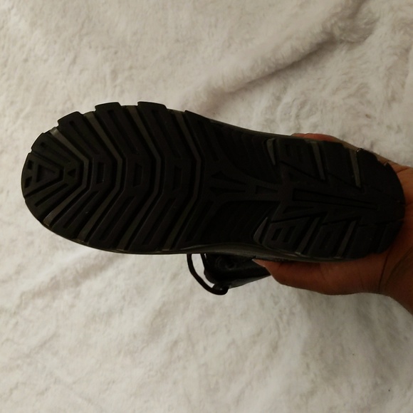 Canadiana| Black Thinsulate Boots Waterproof soles Black Laced Up - Picture 12 of 15